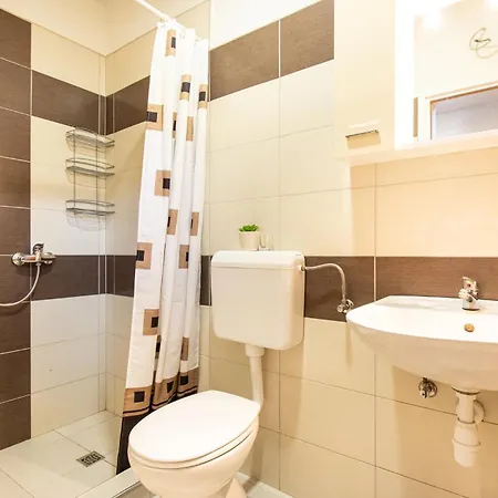 2 Bedroom Lovely In *