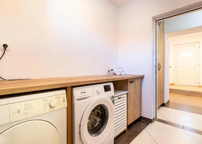 Stunning In * Donje Rastane